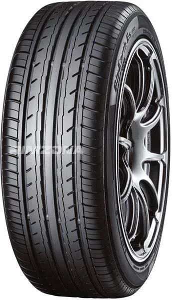 Шина YOKOHAMA BLUEARTH ES32 215/55 R17 94V