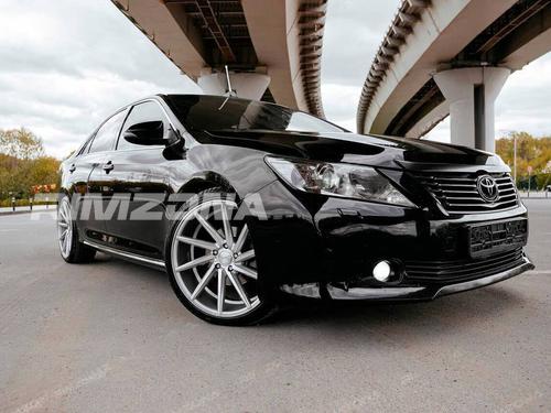 Литой диск В СТИЛЕ VOSSEN CVT R18 8J 5x114.3 ET35 dia 73.1 - Фото вживую на авто №2