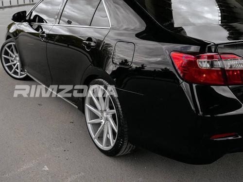 Литой диск В СТИЛЕ VOSSEN CVT R18 8J 5x114.3 ET35 dia 73.1 - Фото вживую на авто №3