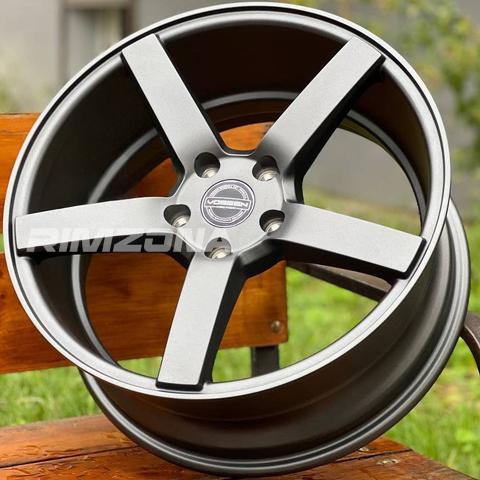 Литой диск В СТИЛЕ VOSSEN CV3 R18 7.5J 5x114.3 ET40 dia 73.1